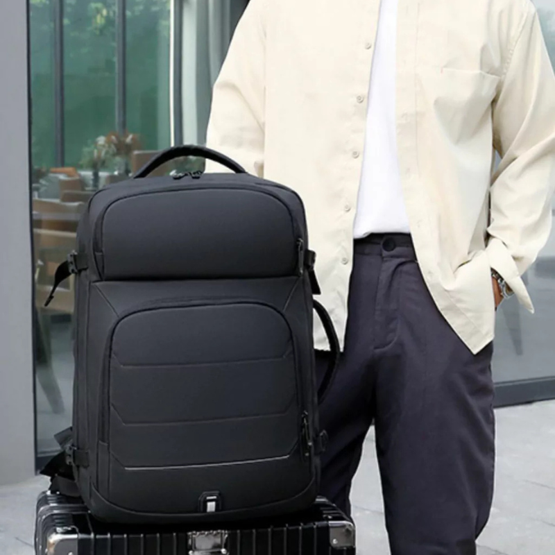 Expandable Waterproof USB Laptop Backpack Black Bolsnik